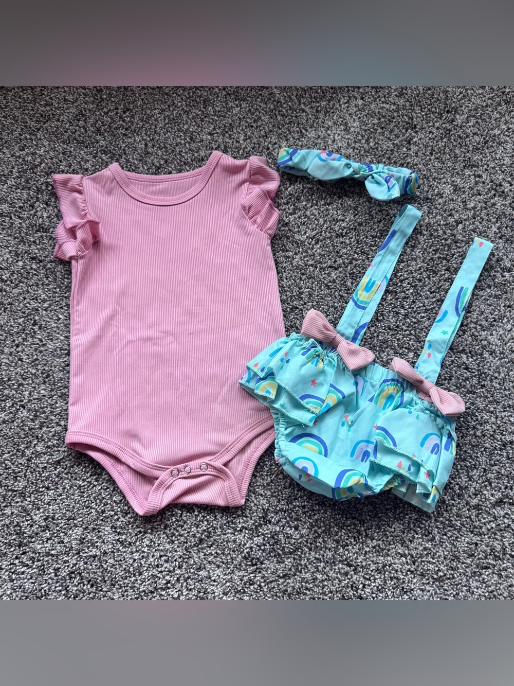 NEW Pink Ribbed Baby Onesie with Blue Rainbow Suspender Bloomers Set